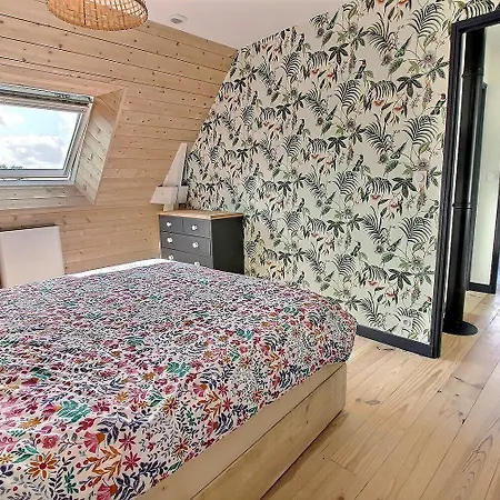 Holiday home Grange Nature Les Champs-Geraux